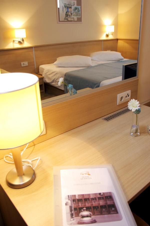 Hotel Quercus ドルヴェニク エクステリア 写真