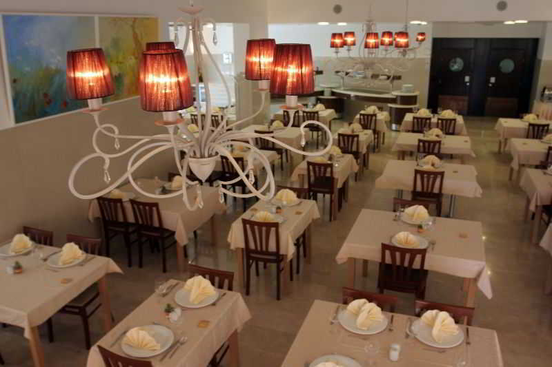 Hotel Quercus ドルヴェニク エクステリア 写真