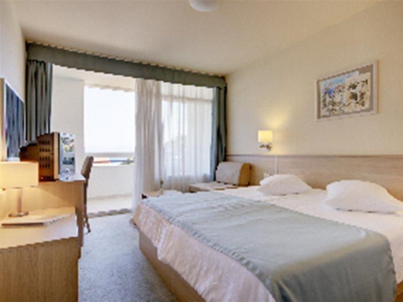 Hotel Quercus ドルヴェニク エクステリア 写真